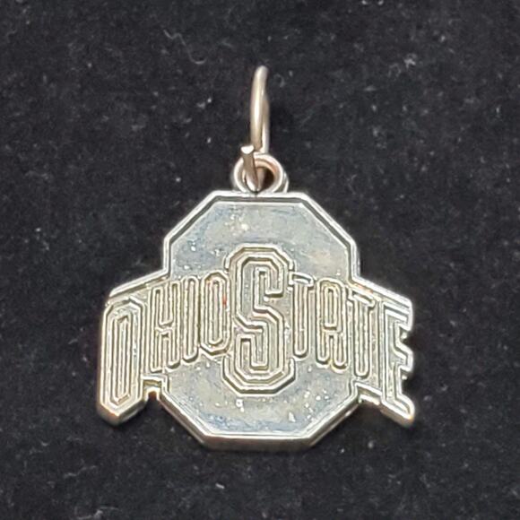 Ohio State Buckeyes Football Team Silver Tone Pendant 1" - Picture 1 of 5